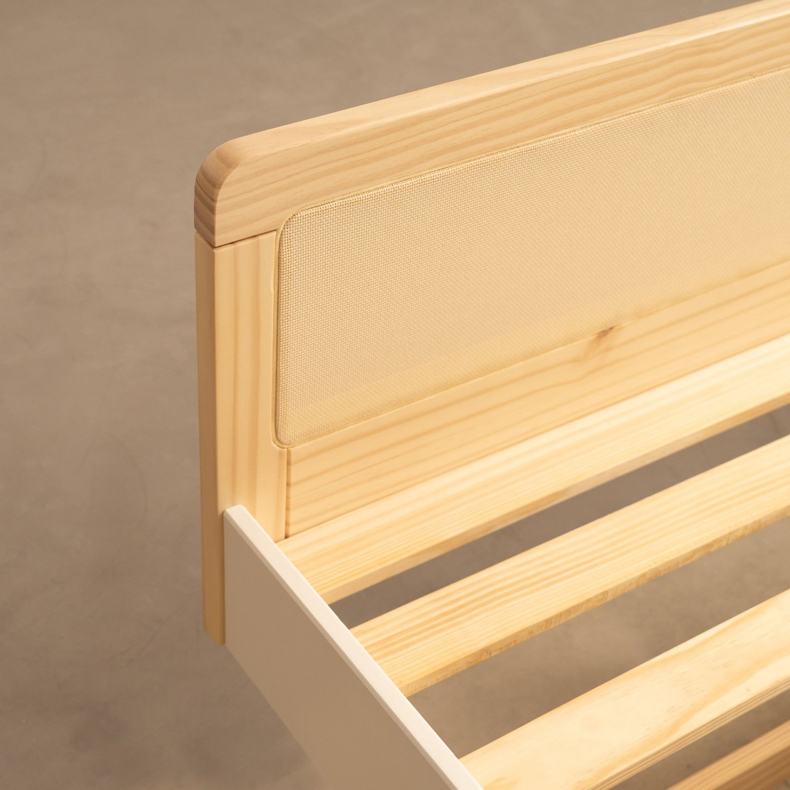 Cama Infantil Montessoriano Casal Lift em Madeira Maciça com Rattan Casatema - Imagem 9